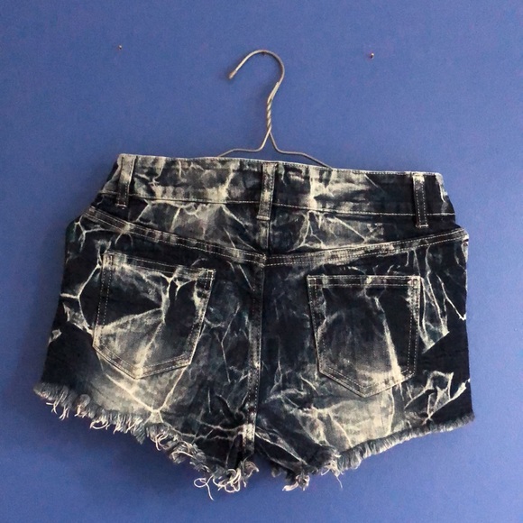 Tie dye bleached jean shorts - Picture 2 of 2